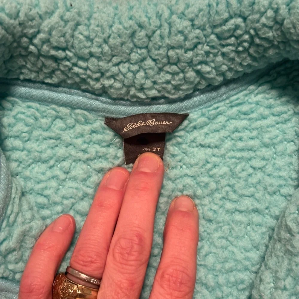 Eddie Bauer 3T Light Blue Sherpa Jacket, great used condition. So thick&warm!